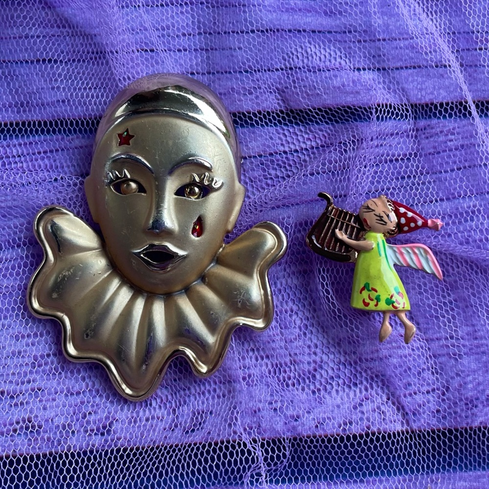 VINTAGE Brooch and Lapel Pin